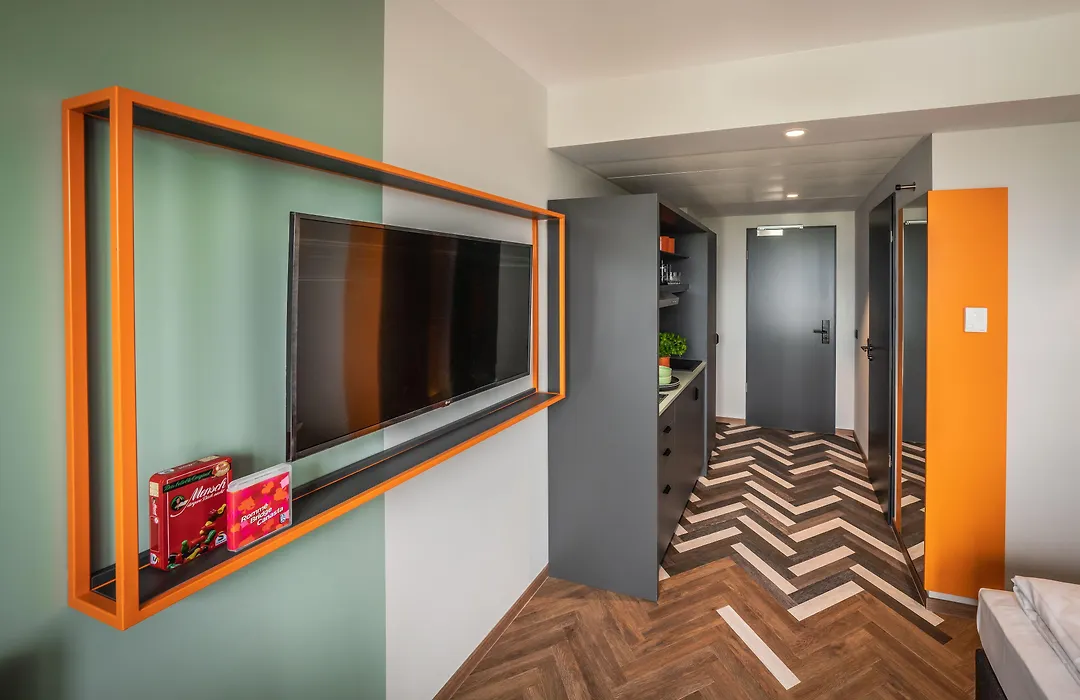 LOGINN Hotel Berlin Airport-1
