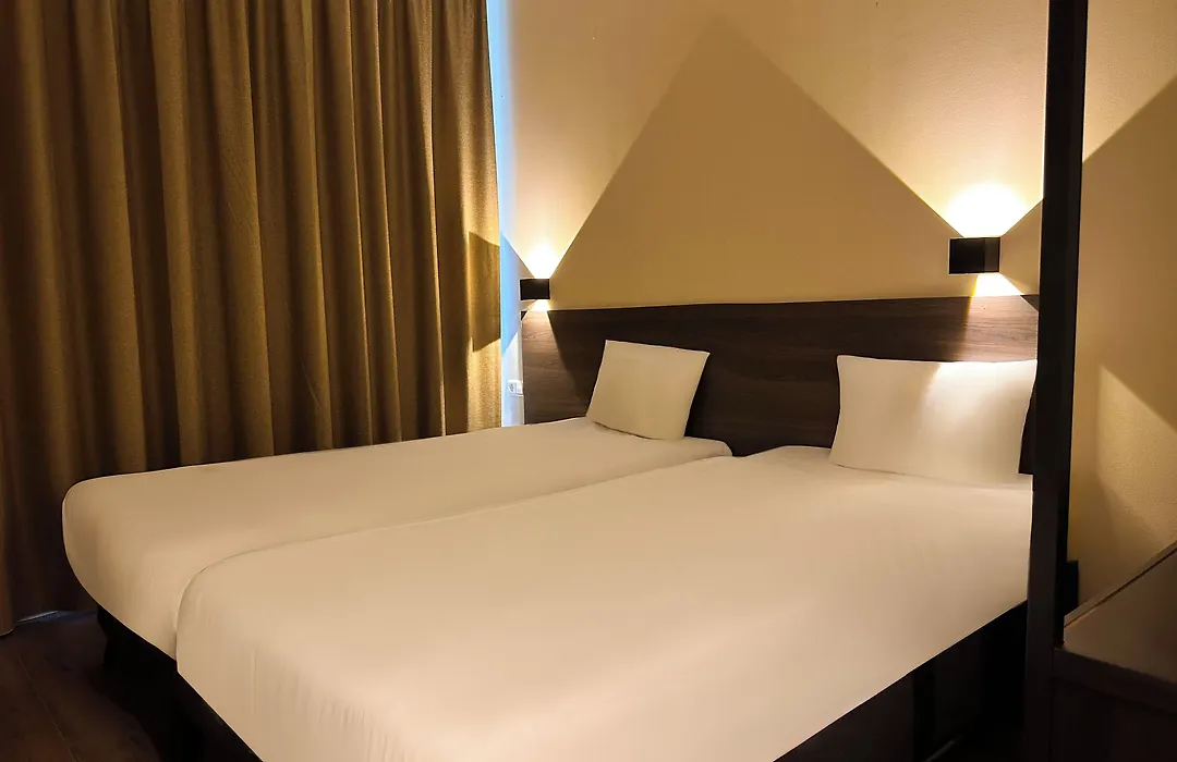 HOTELUX Amsterdam Airport Hotel-1