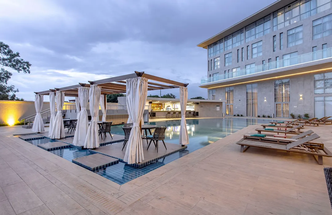 Alisa Hotel Tema-1