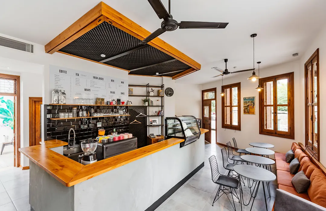 Djumba Hotel & Cafe-1