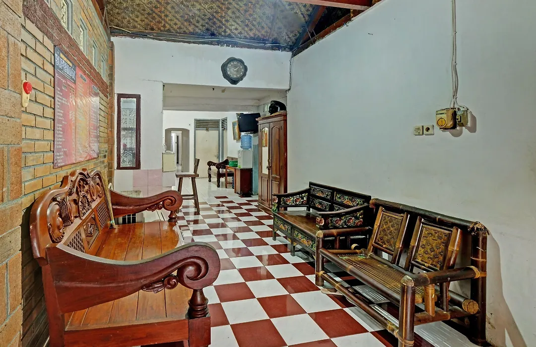 Spot On 91915 Homestay Superman-1