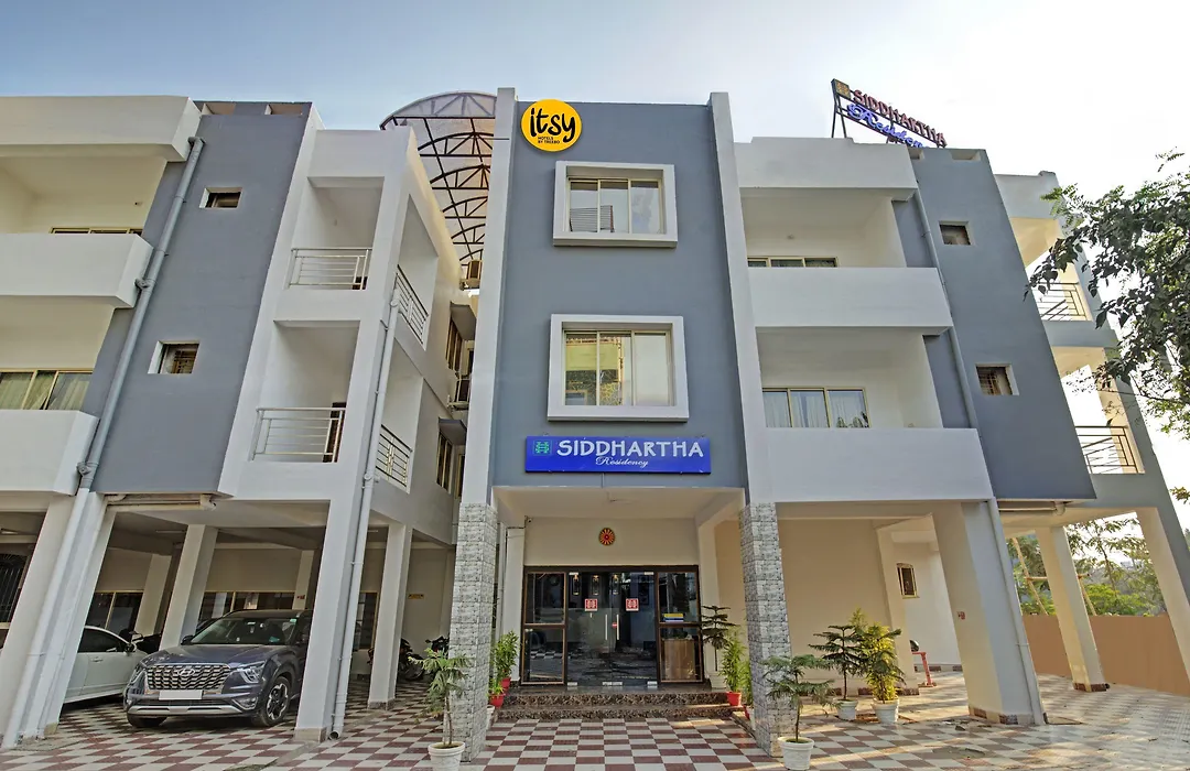 Itsy Hotels Sidhartha Residency-1