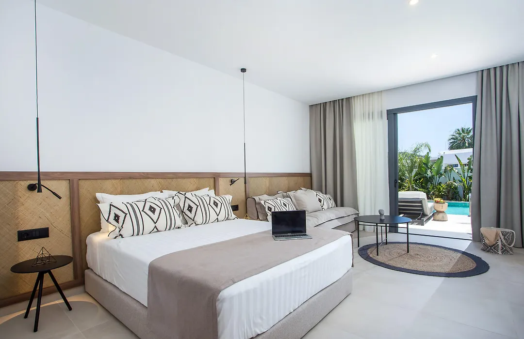 Vanik Suites-1