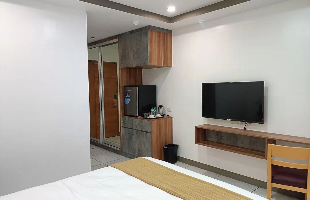 Rosh Hotel-1