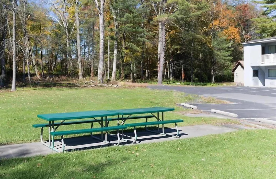 Pocono Night Lodge-1