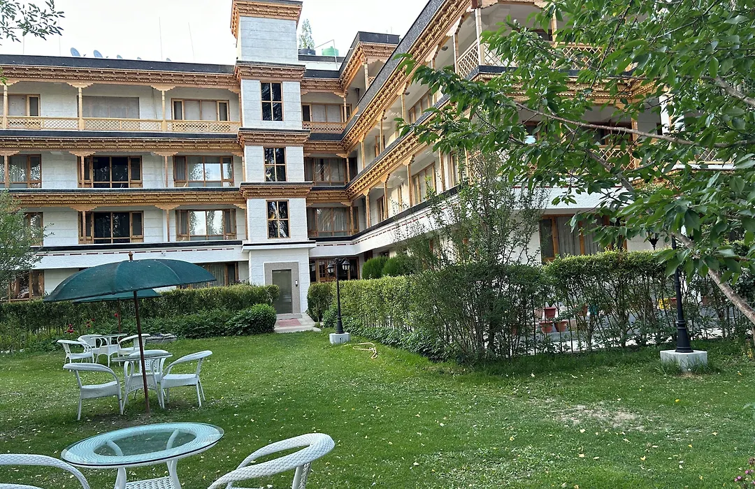 Hotel Caravan Centre-1
