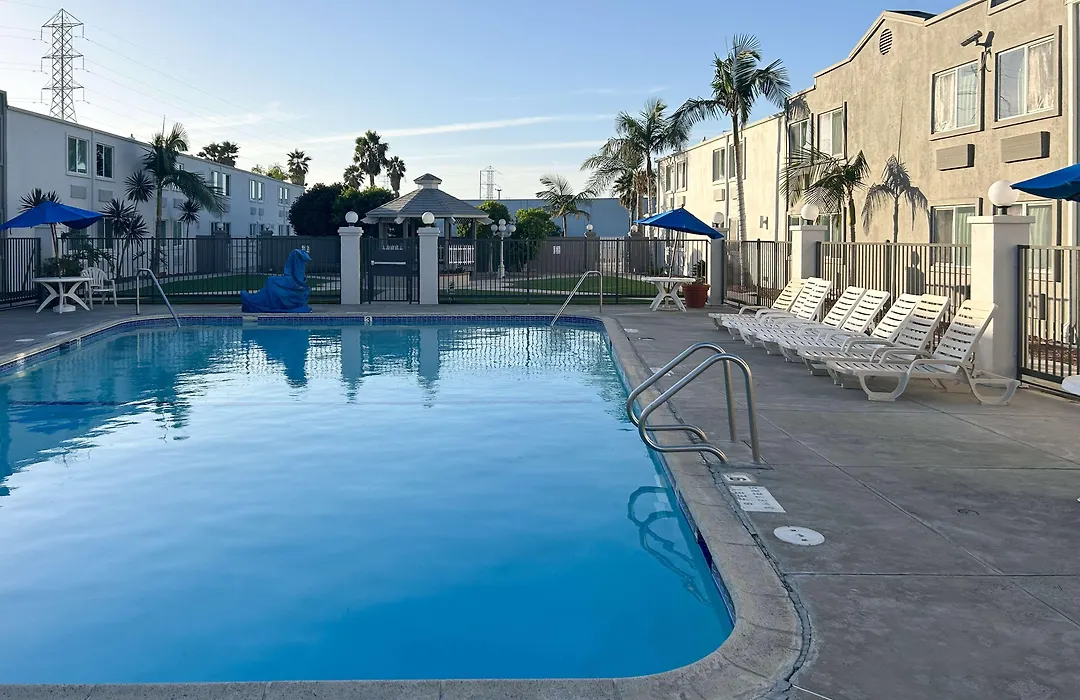 Studio 6 Suites Carson, Ca-1