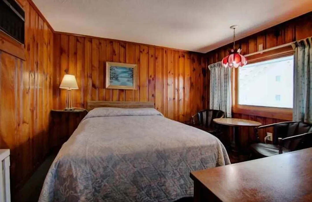Dolphyn Motel-1