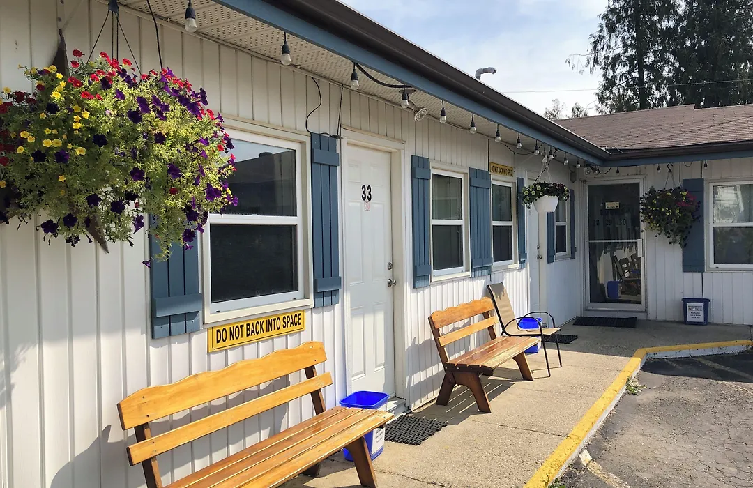 Creston Valley Motel-1