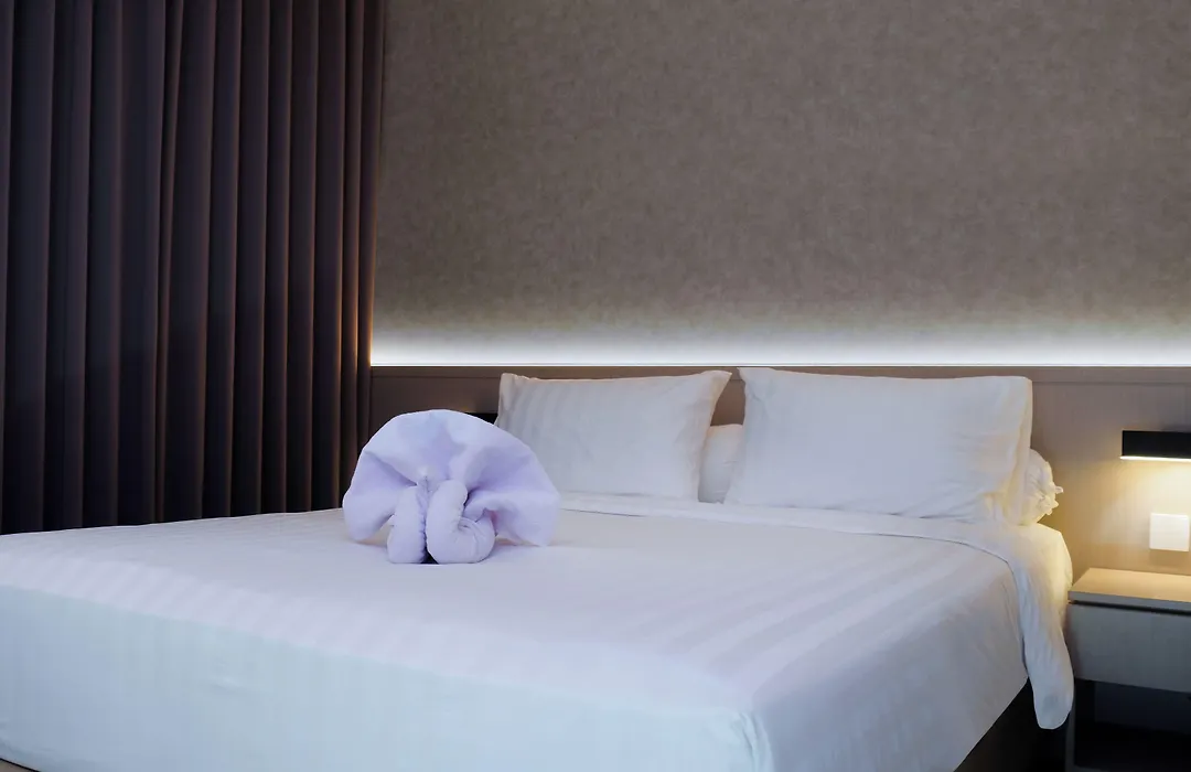 Front One Boutique Hotel Taman Anggrek-1