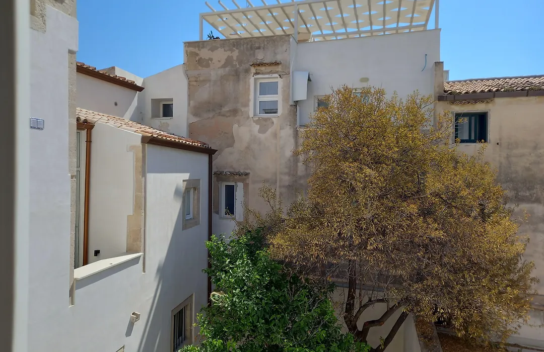 Lanterne Magiche Ortigia Suites-1