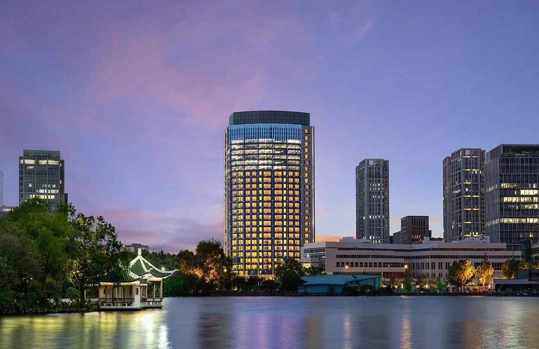 Hualuxe Shanghai Changfeng Park By Ihg-1