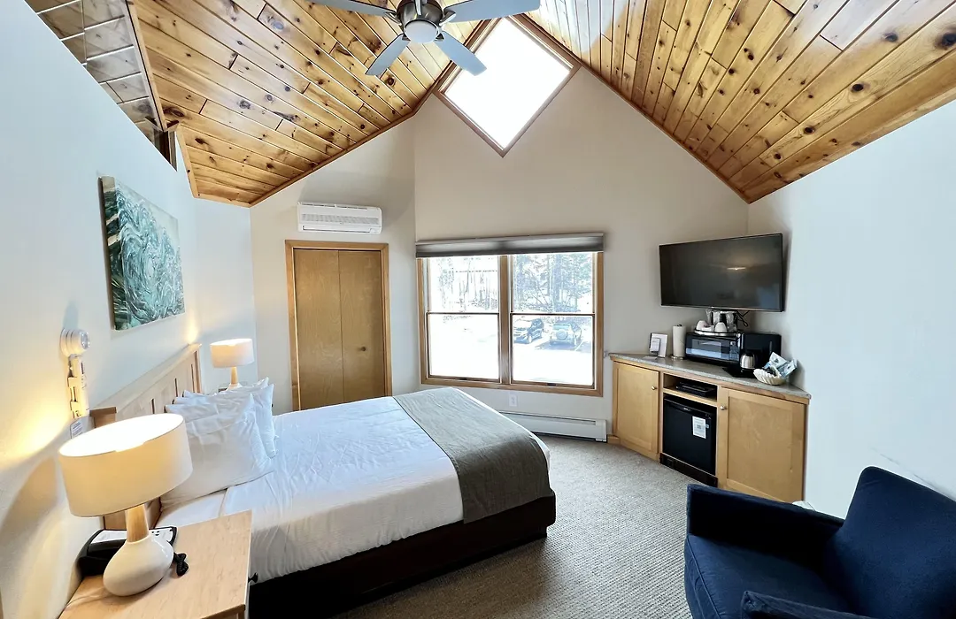 Bluefin Bay On Lake Superior-1