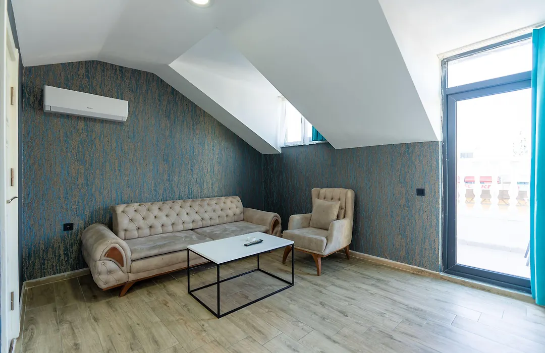 Black Palace Hotel-1