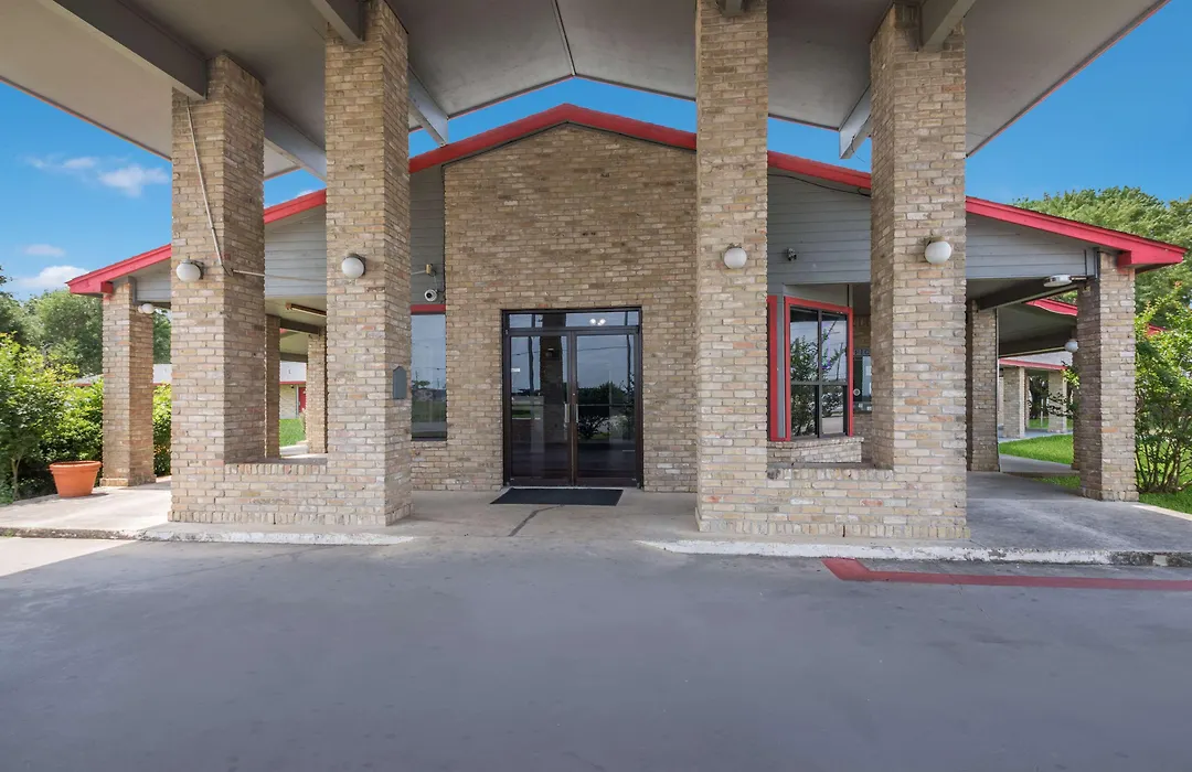 Americas Best Value Inn Lockhart Tx-1