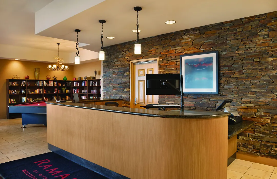 Bakken Airport Xwa Hotel & Studios-1