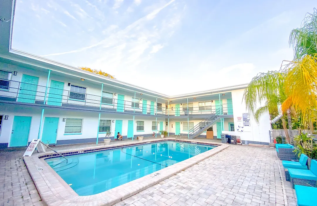 Uptown Inn & Suites-1