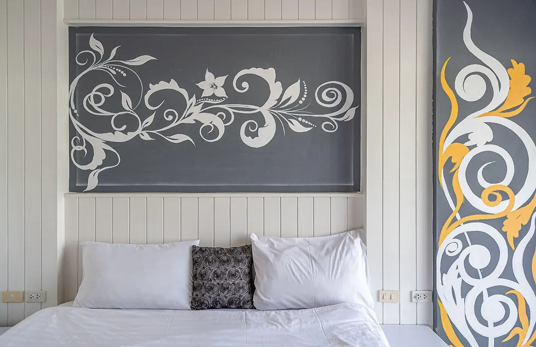 Santi White House Patong-1