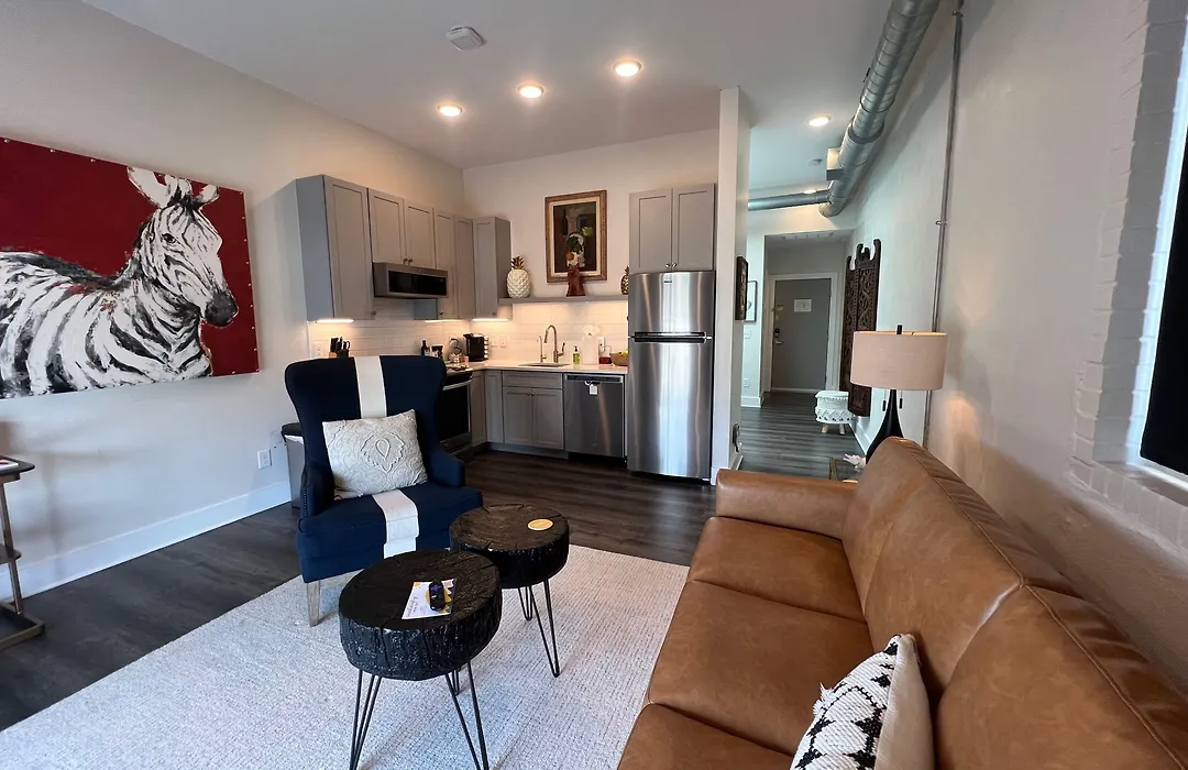 The Hive 101 King Suite Pet Friendly-1