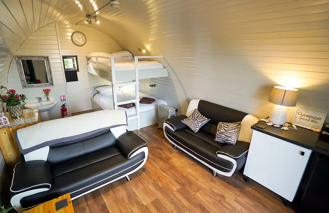 Deluxe Glamping Pod With Hot Tub-1