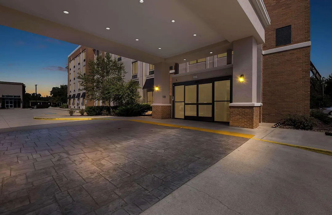 Comfort Suites Columbia I-65-1