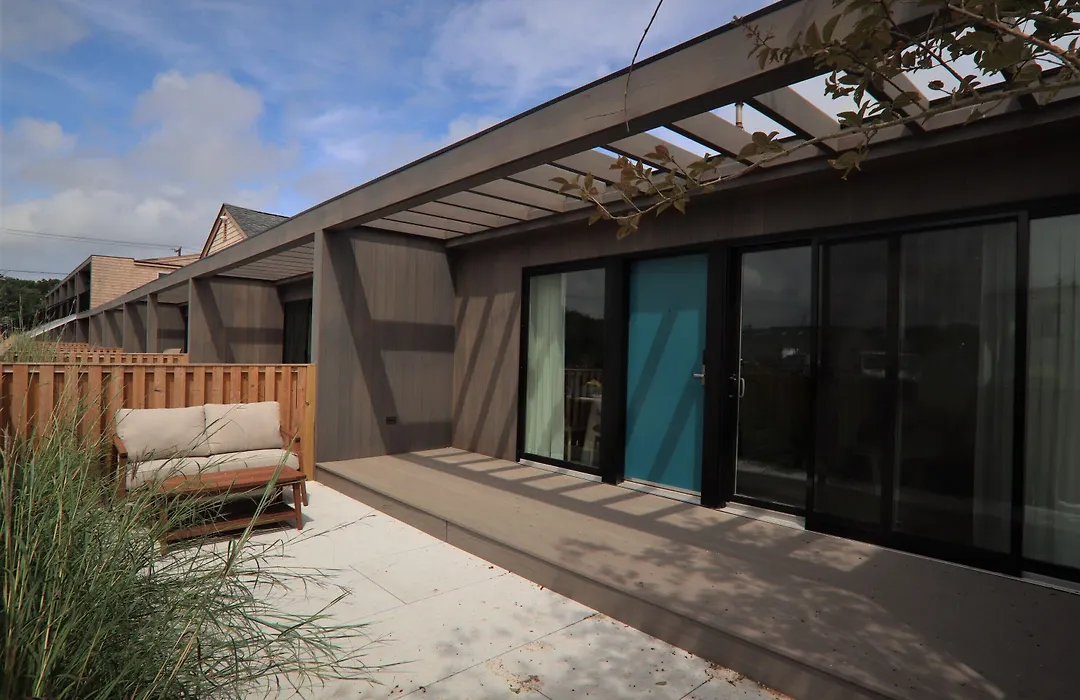 The Shoals Suites & Slips-1