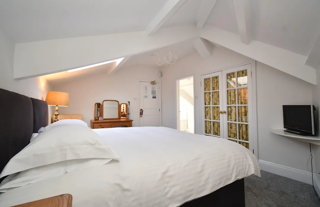 Tenby House-1