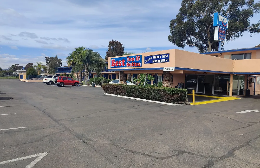 Best Inn & Suites-1