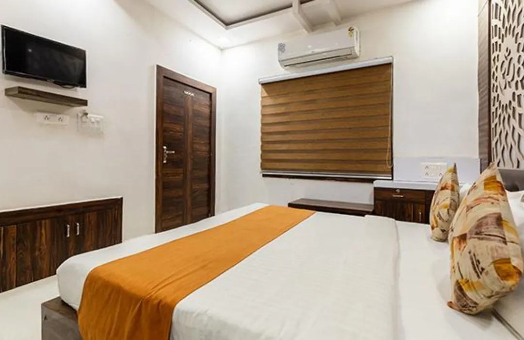 Fabhotel Ocean Pearl-1