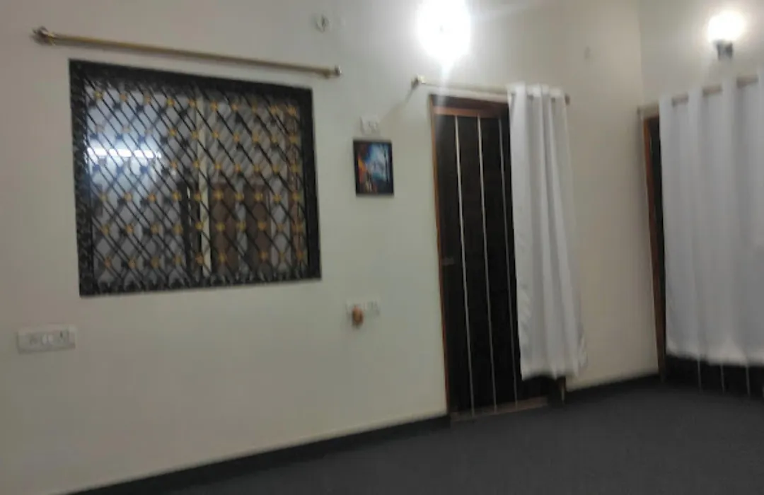 Living Studio-1
