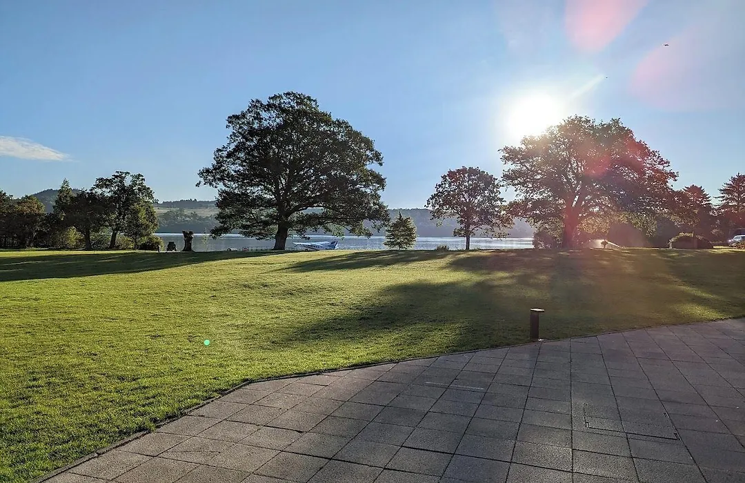 Lochside Lodge Retreat - Stunning Lakeside Escape-1