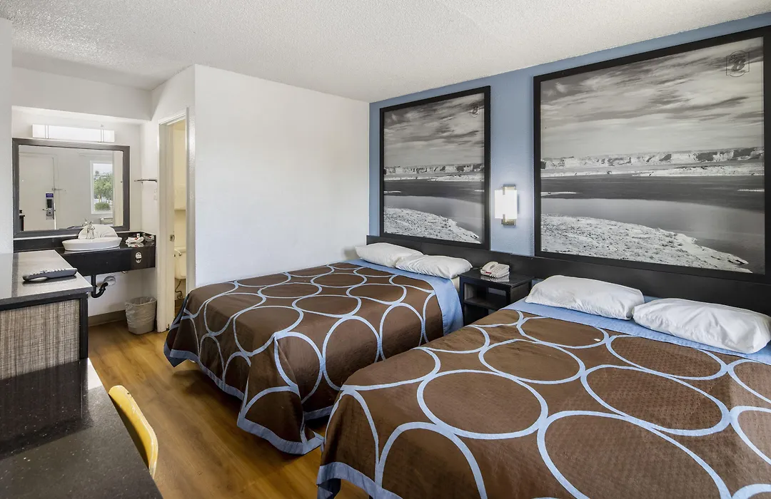 Super 8 By Wyndham Phoenix West-1