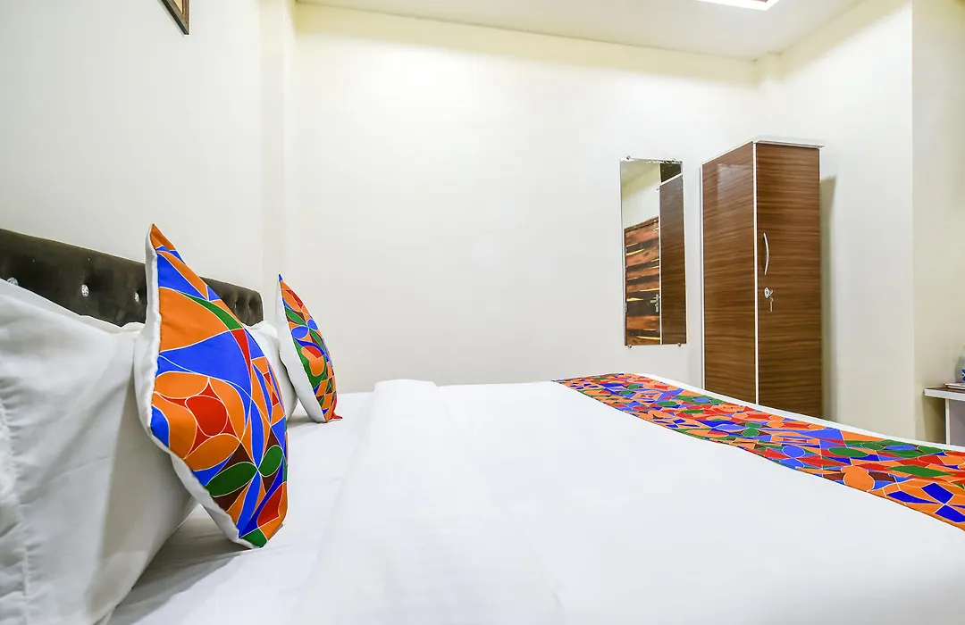 Fabhotel Crown Park-1