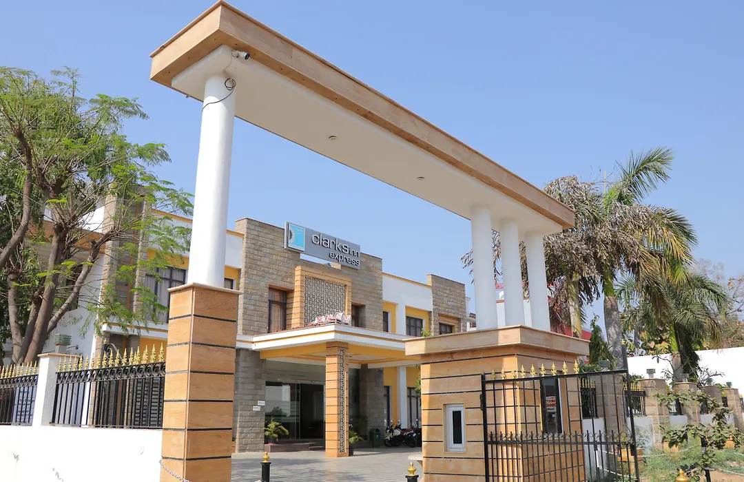 Hotel Clarks Inn Express Bharatpur-1