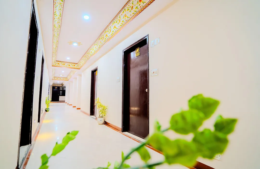 Fabhotel Polovictory Palace-1