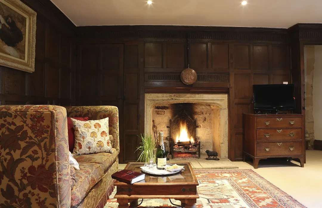 Abbots Grange (Adults Only)-1