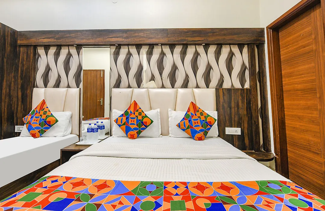 Fabhotel Savera Park-1