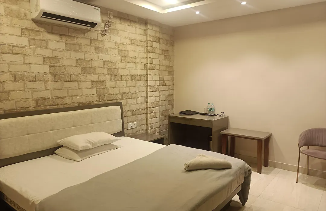 Hotel Raj Palace-1