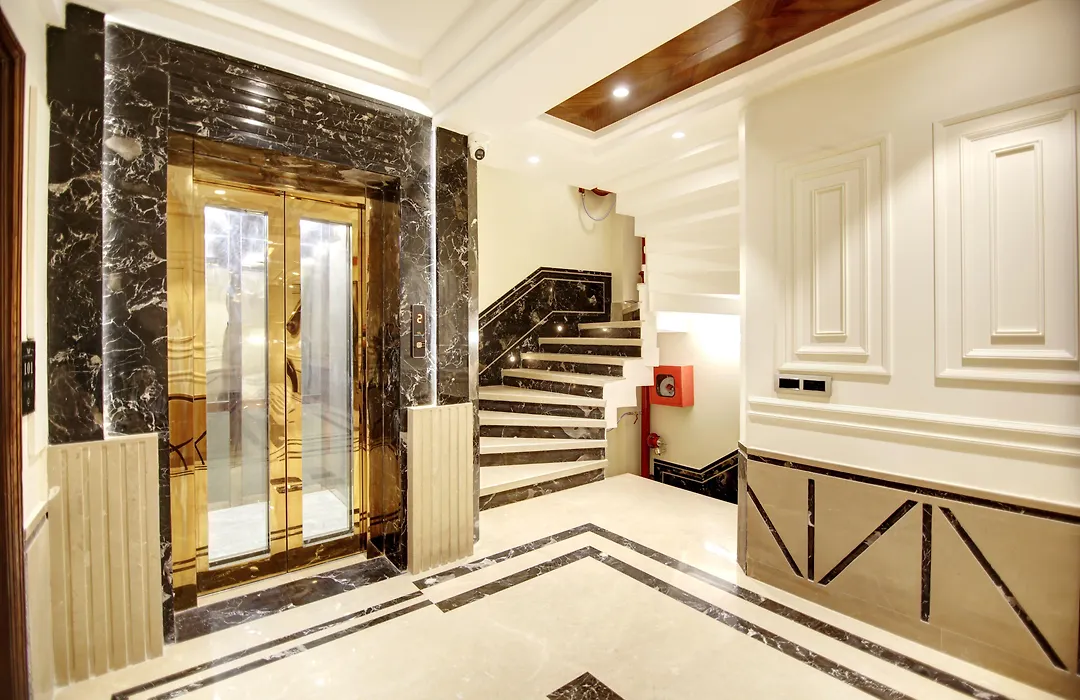 The Vanson Pride - New Delhi Connaught Place-1