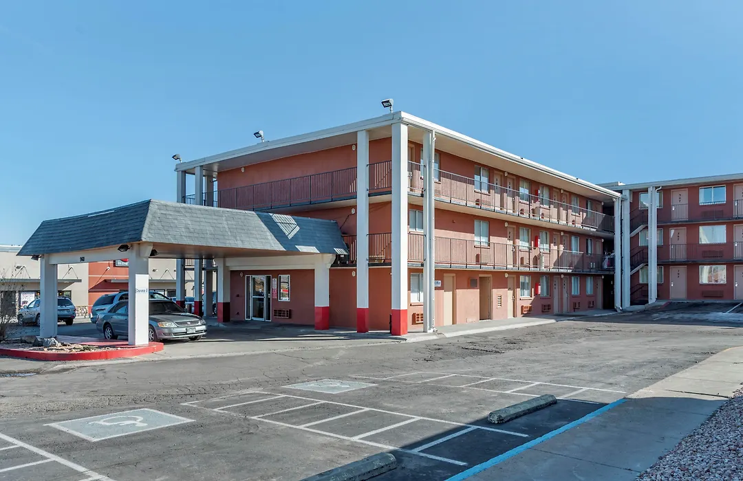 Pueblo Inn-1