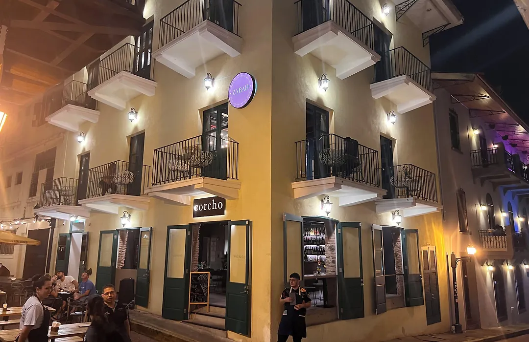 Corcho Rooms-1