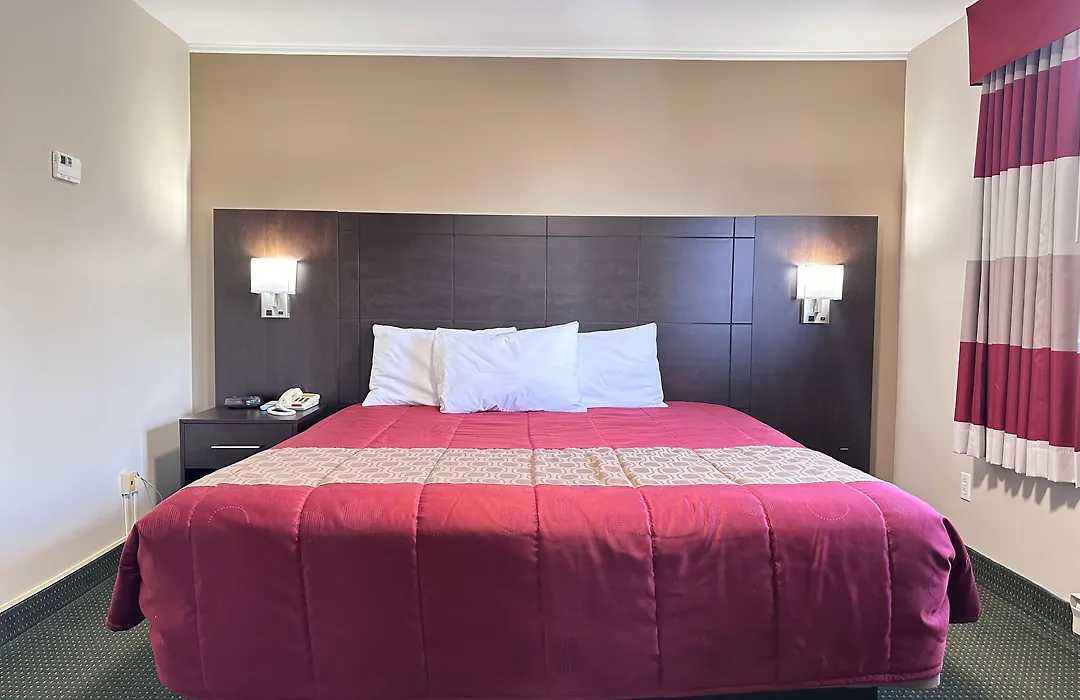 Colonial House Motor Inn-1