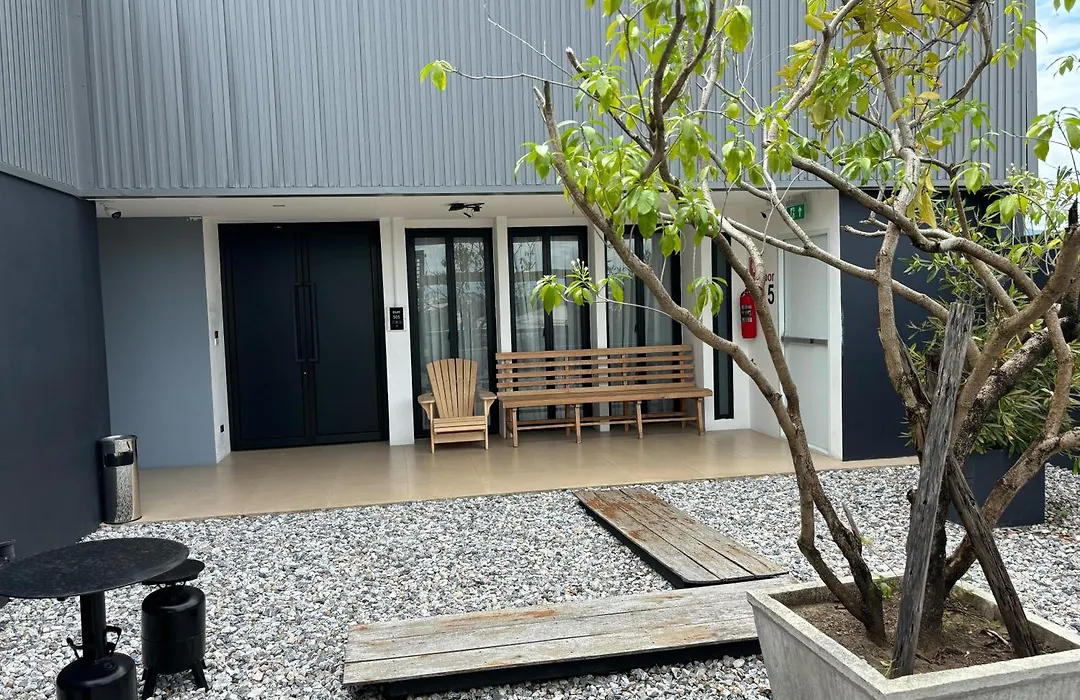 Dum Hotel - Si Phum-1