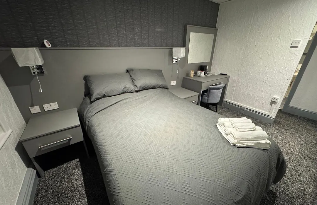 Waverley Beach Hotel-1