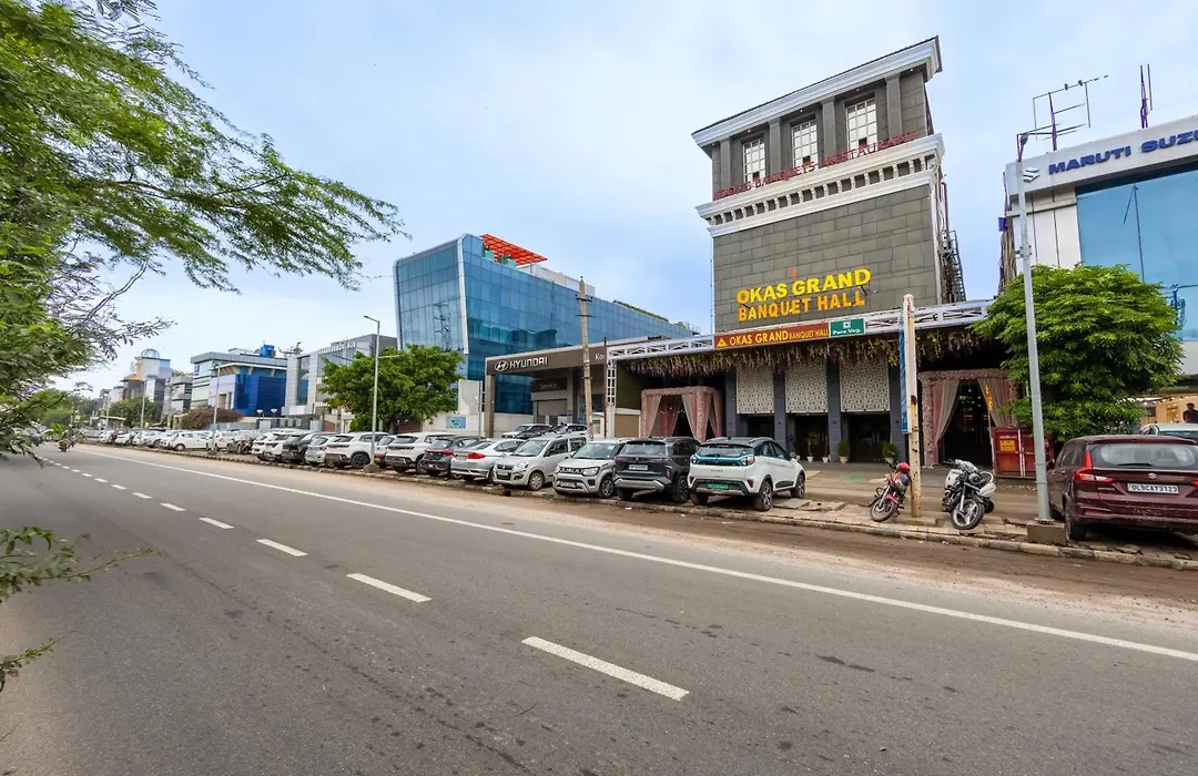 Hotel Okas Grand Luxe Stay - 1 Minute From Crowne Plaza New Delhi Okhla By Ihg-1