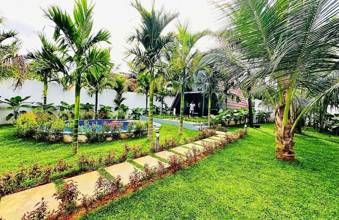 Vanasiri Resort By Travent Mug-1