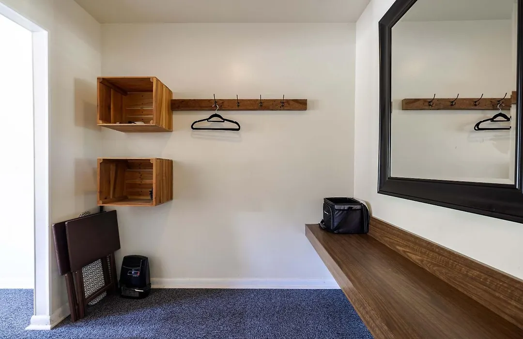The Billy Motel King Room With Retro Charm-1