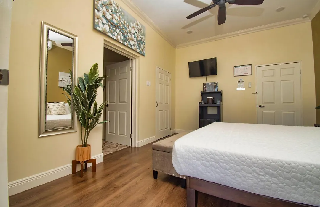 Majestic Heights Bed & Breakfast-1