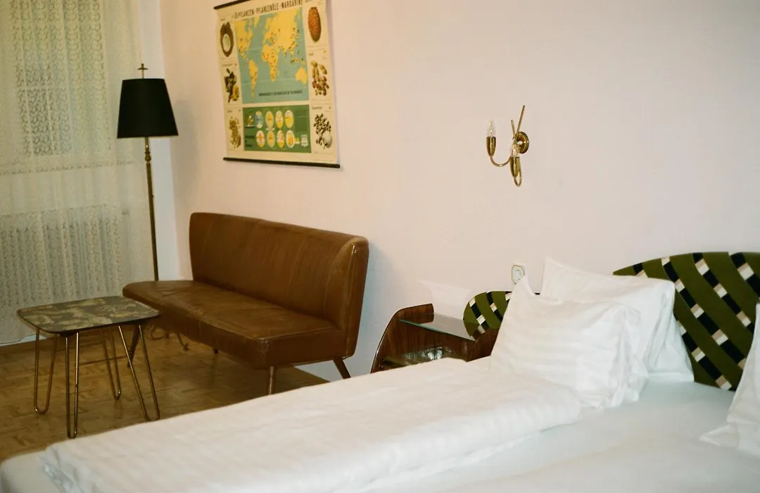 Hotel Am Brillantengrund-1