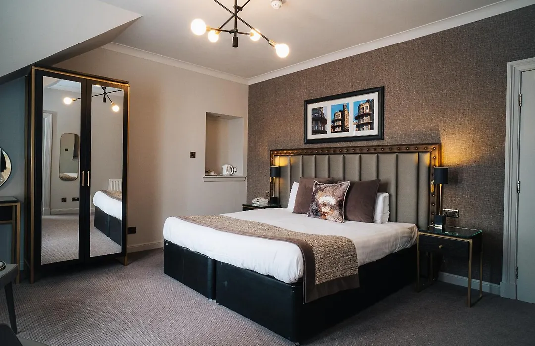 Number 10 Hotel-1